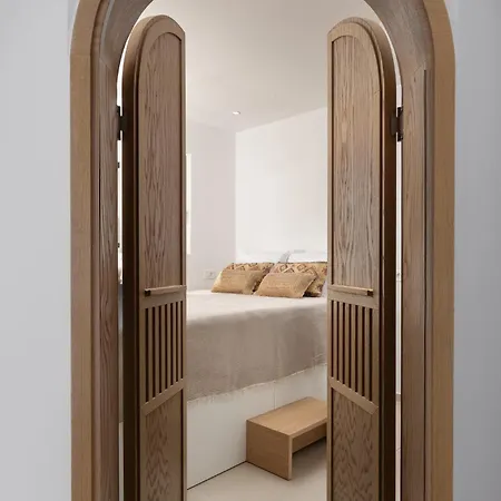 Villa Paradiso Luxury Beachfront *