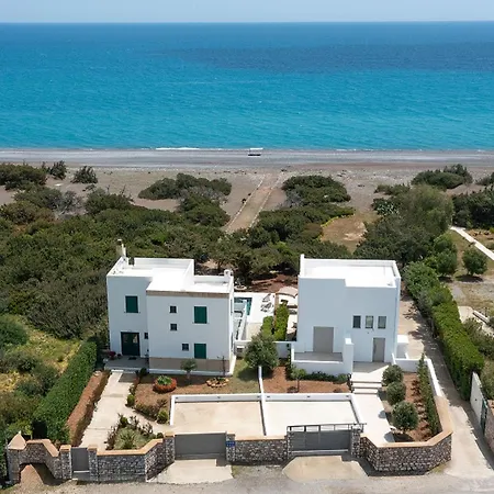 Villa Paradiso Luxury Beachfront Gennadi