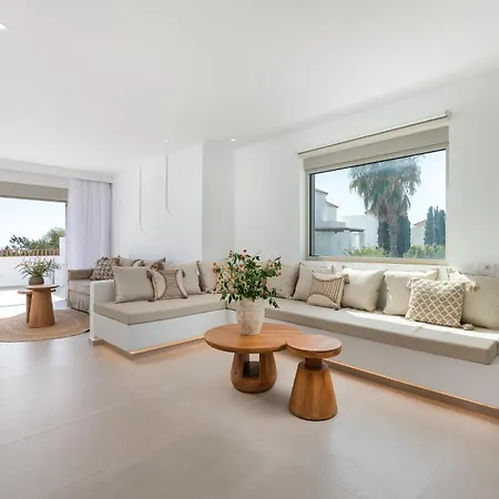 Paradiso Luxury Beachfront *