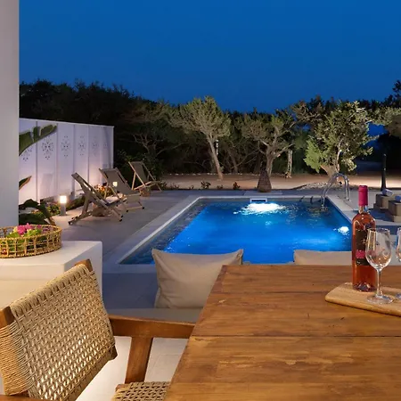 Villa Paradiso Luxury Beachfront