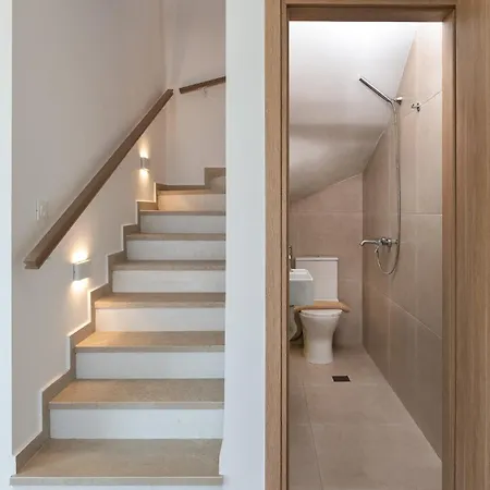 Paradiso Luxury Beachfront Villa Gennadi