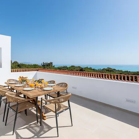 Paradiso Luxury Beachfront غينادي