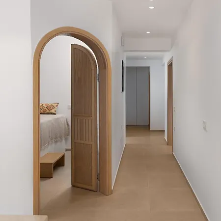 Paradiso Luxury Beachfront Villa *