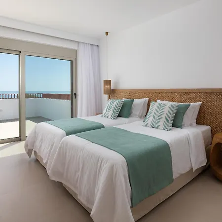 Villa Paradiso Luxury Beachfront *