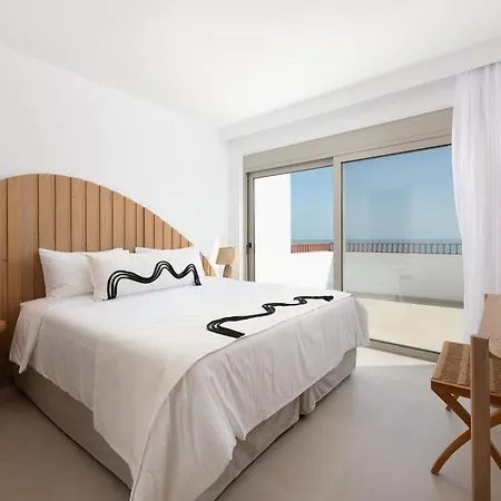 Paradiso Luxury Beachfront Villa Gennadi