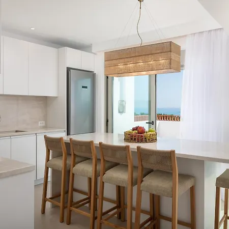 Paradiso Luxury Beachfront فيلة
