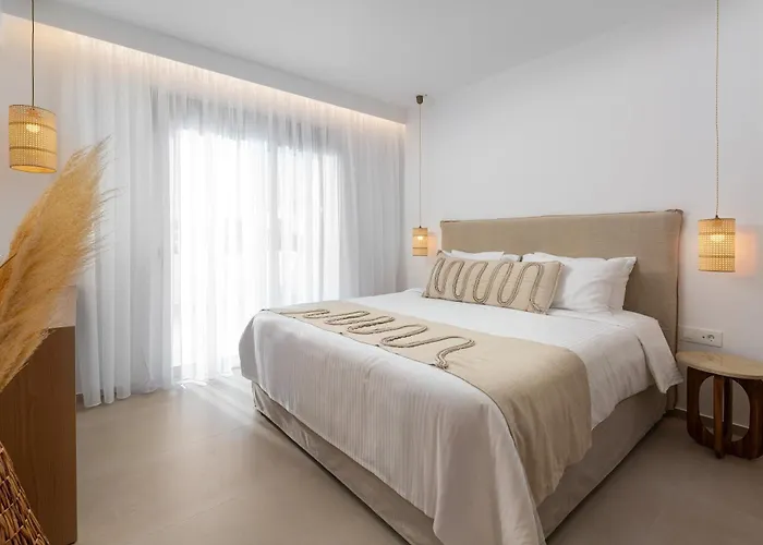 Paradiso Luxury Beachfront Villa *