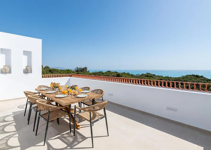 Paradiso Luxury Beachfront Jenádi