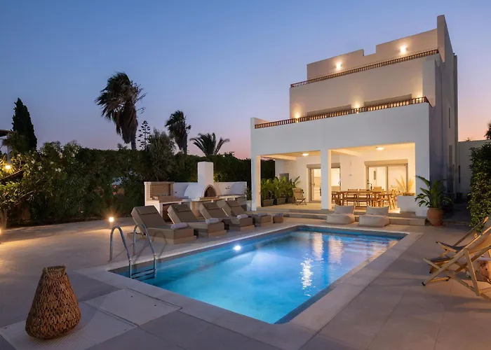 Paradiso Luxury Beachfront Villa Jenádi