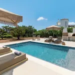 فيلة Paradiso Luxury Beachfront غينادي