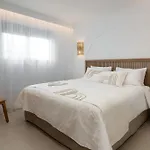 Paradiso Luxury Beachfront غينادي