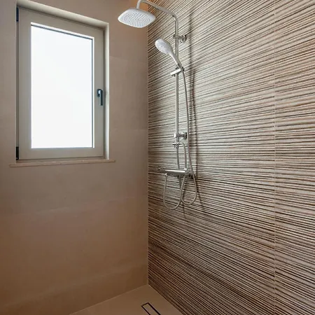 Villa Paradiso Luxury Beachfront Gennadi