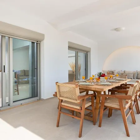 Paradiso Luxury Beachfront * Gennadi