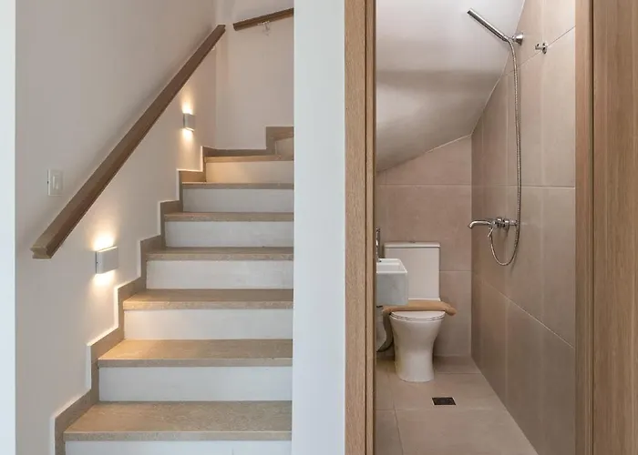 Paradiso Luxury Beachfront Villa Gennadi