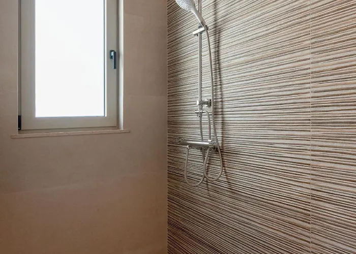 Villa Paradiso Luxury Beachfront Gennadi