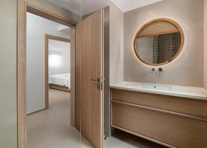 Paradiso Luxury Beachfront Villa *