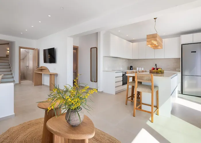 Villa Paradiso Luxury Beachfront Gennadi