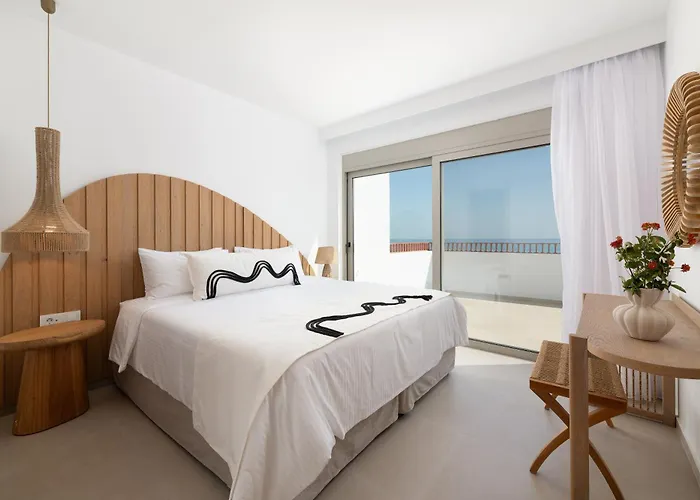 Paradiso Luxury Beachfront Villa Gennadi